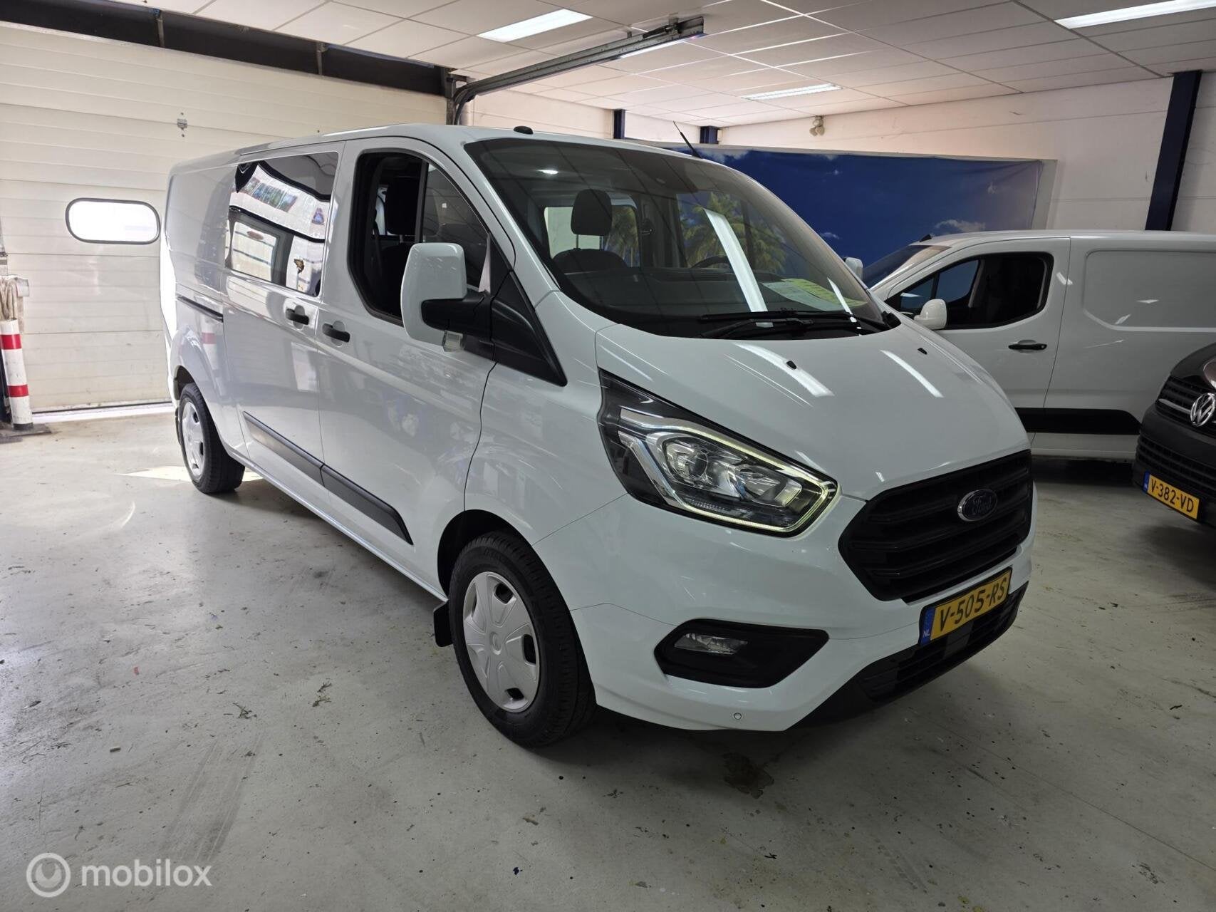 Ford Transit Custom Dubbel Cabine 2.0 TDCI L2H1 Airco Cruise, Auto's, Bestelauto's, 2103 kg, Gebruikt, Euro 6, 4 cilinders