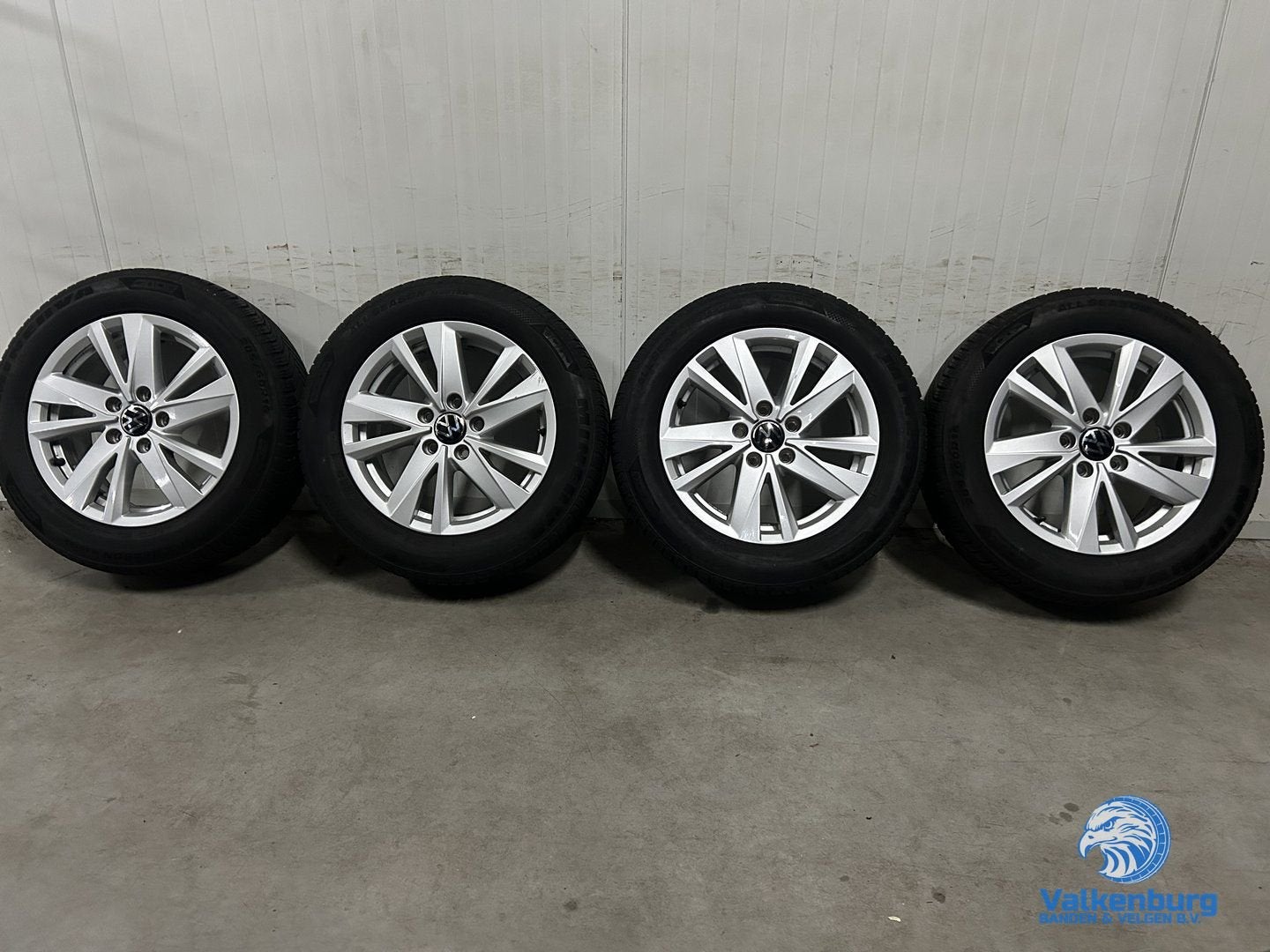 7mm! Originele VW Touran 5TA Karlstad 16 inch velgen 5x112 A, Auto-onderdelen, Gebruikt, -, Banden en Velgen, All Season