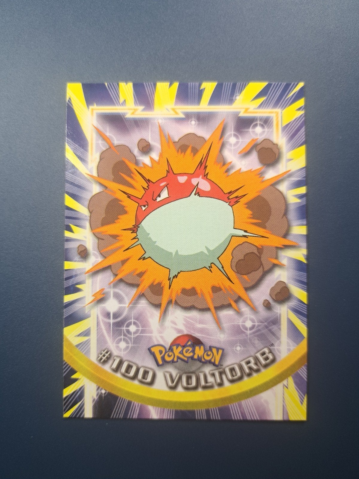 Pokémon Voltorb #100 Topps TV Serie 2000 Engelse kaart, Ophalen of Verzenden