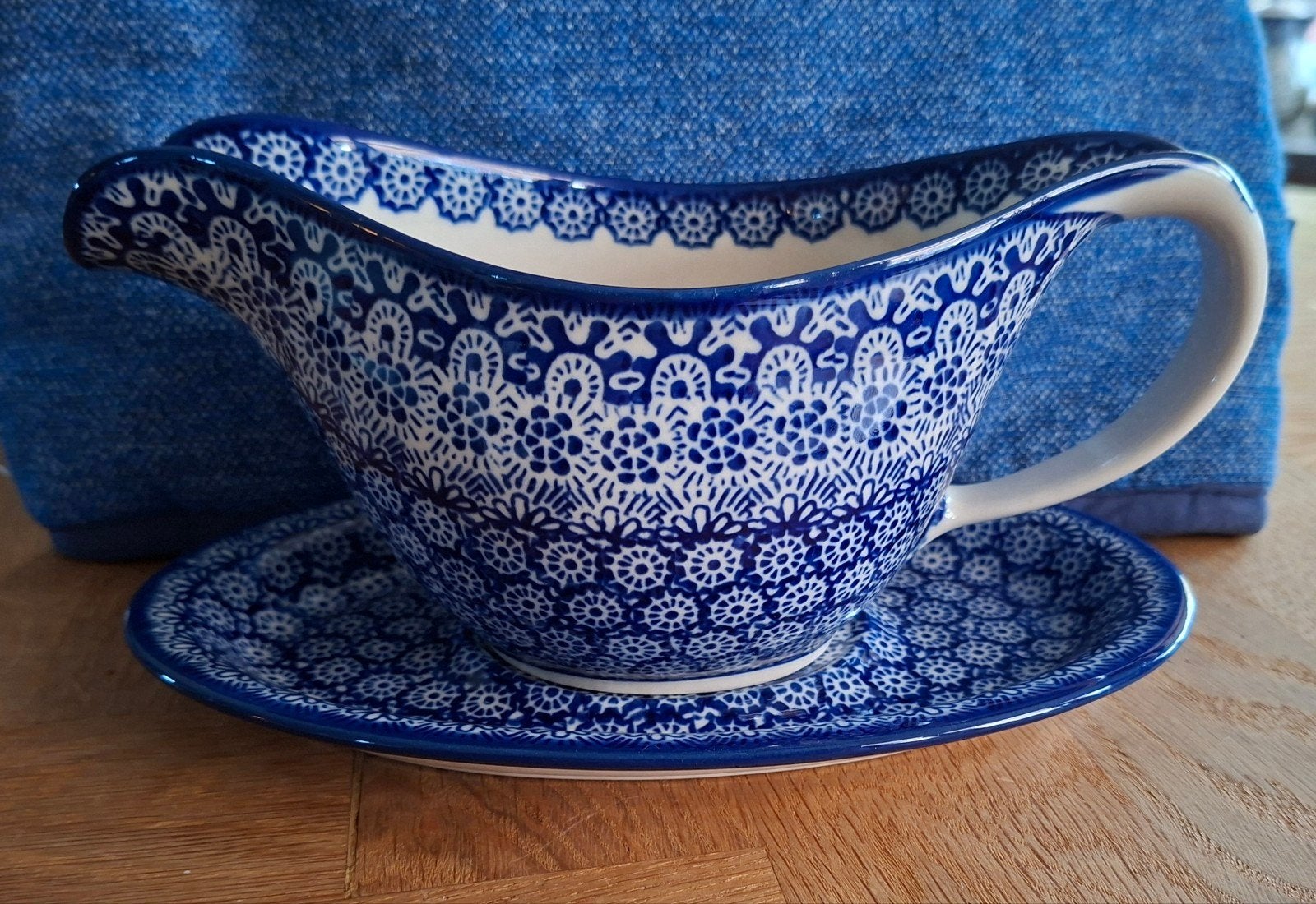 Bunzlau Castle saus / jus schenkkan - Lace, ., Keramiek, Ophalen of Verzenden, Zo goed als nieuw