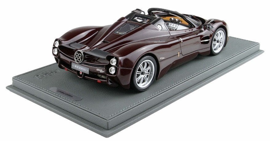 Pagani Utopia Roadster Rood Carbon P18245A 1:18 BBR PRE-ORDE, Hobby en Vrije tijd, Modelauto's | 1:18, Ophalen of Verzenden, Nieuw