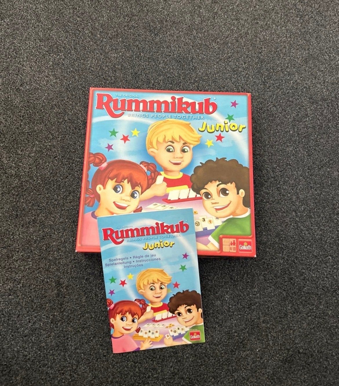 Rummikub Junior - Het originele familiespel voor kinderen, Hobby en Vrije tijd, Gezelschapsspellen | Bordspellen, Drie of vier spelers