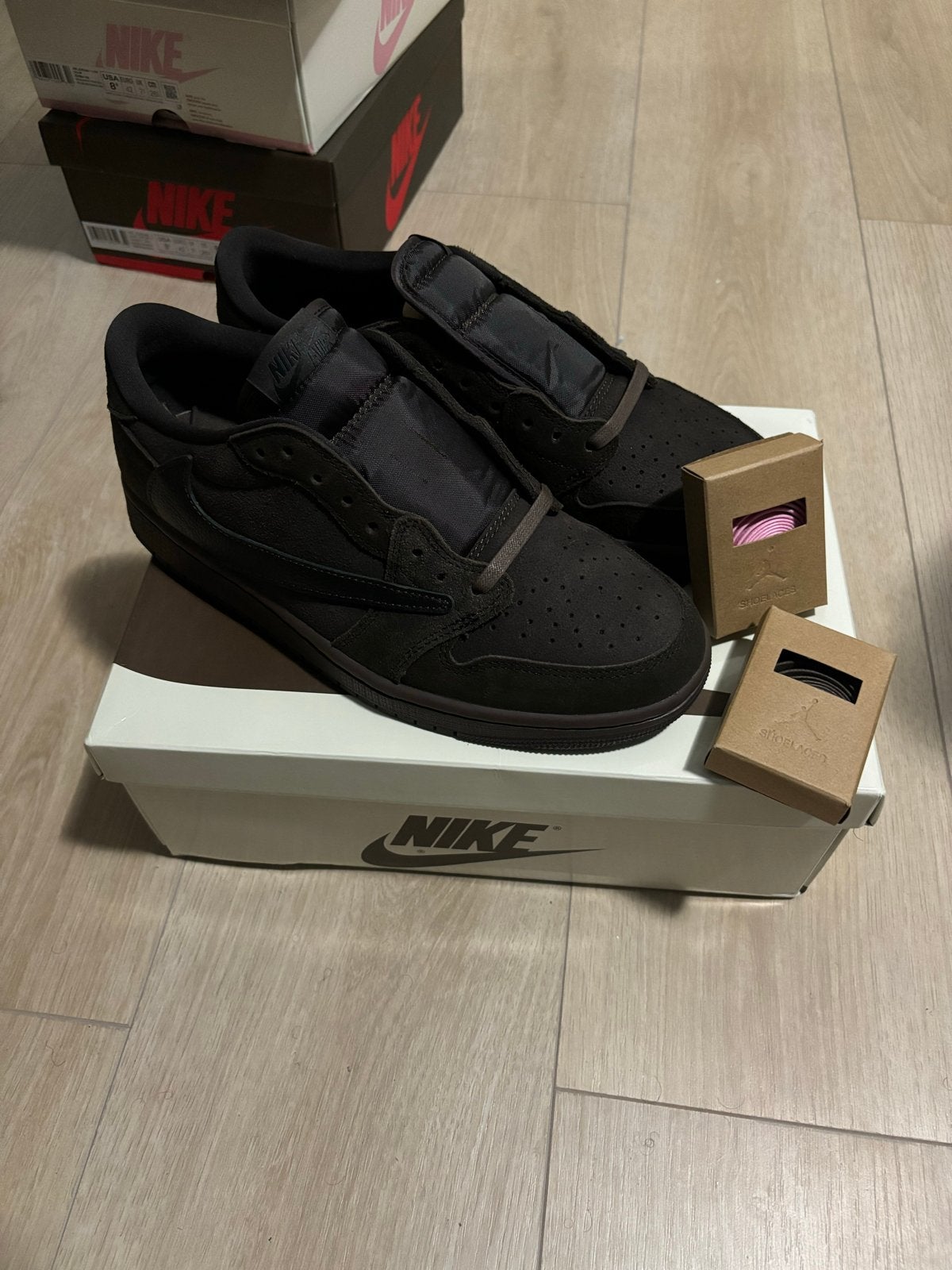 Travis Scott Velvet brown, Kleding | Heren, Schoenen, Bruin, Nieuw, Ophalen of Verzenden, Sneakers of Gympen
