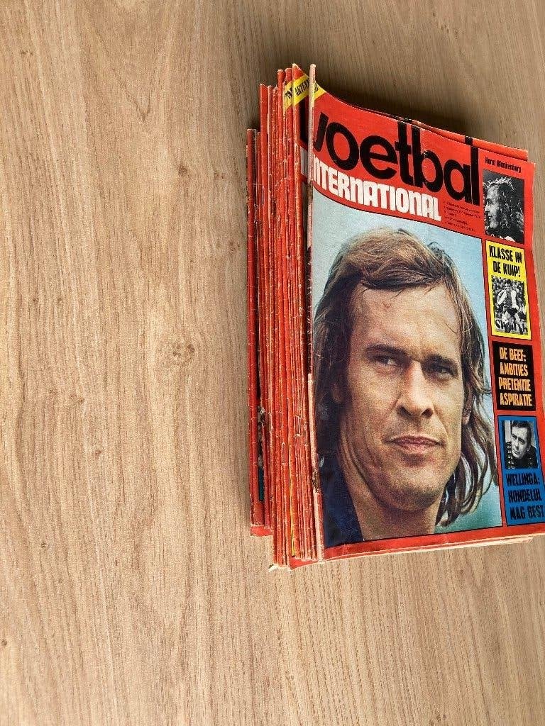 partij Voetbal Internationals uit 1975, Verzamelen, Sportartikelen en Voetbal, Ophalen of Verzenden, Gebruikt, Buitenlandse clubs