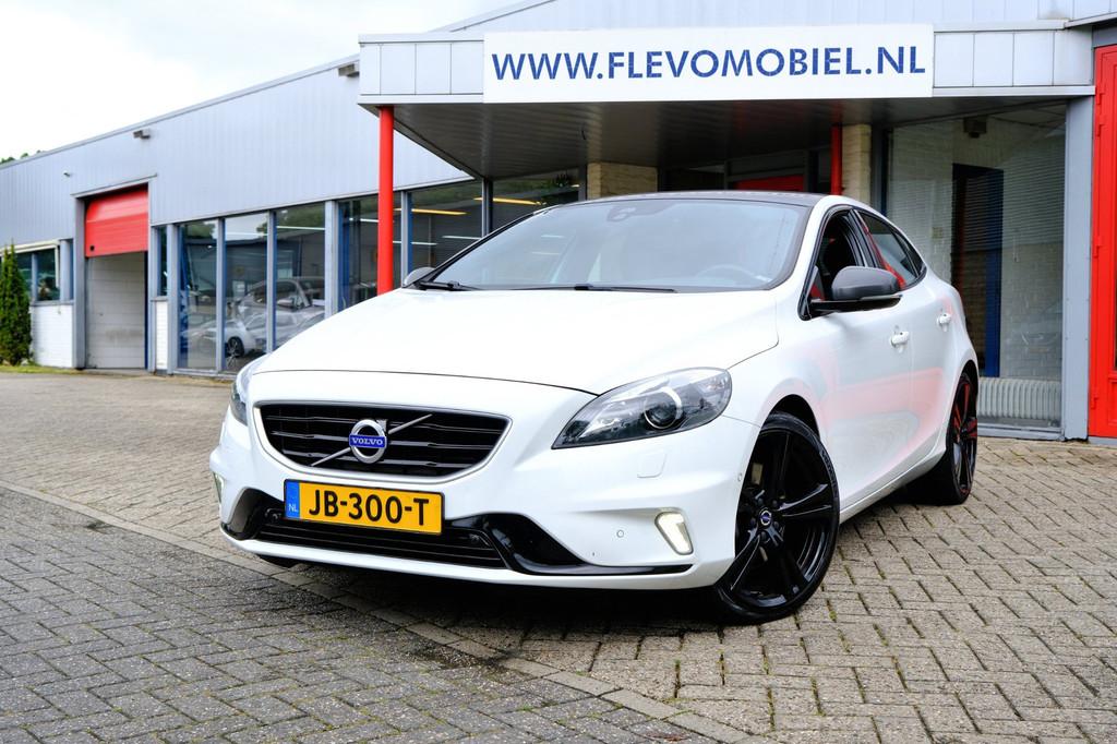 Volvo V40 2.0 T5 245pk Carbon Edition Aut. Xenon|Navi|LMV|Le, Gebruikt, Euro 6, 4 cilinders, Wit