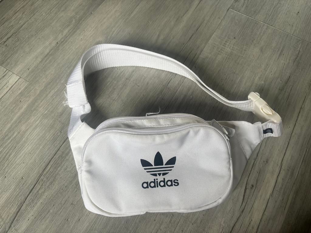 Adidas wit heuptas, Kinderen en Baby's, Kindermode-accessoires, Verzenden, Gebruikt
