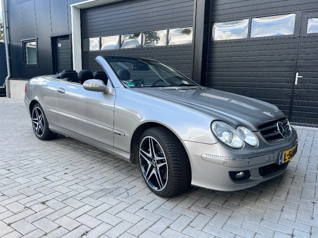 Mercedes CLK 350 MJ 2005 Cabrio !!!! FULL OPTIONS !!!!, Achterwielaandrijving, Zwart, Cabriolet, 4 stoelen