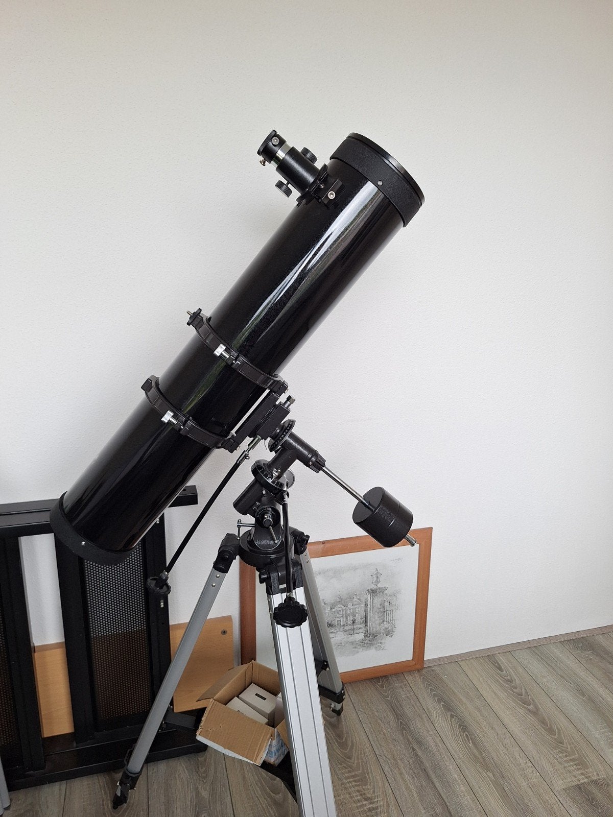 Sky-Watcher Spiegeltelescoop 130mm, Ophalen, Gebruikt, 80 tot 200 mm, Met statief