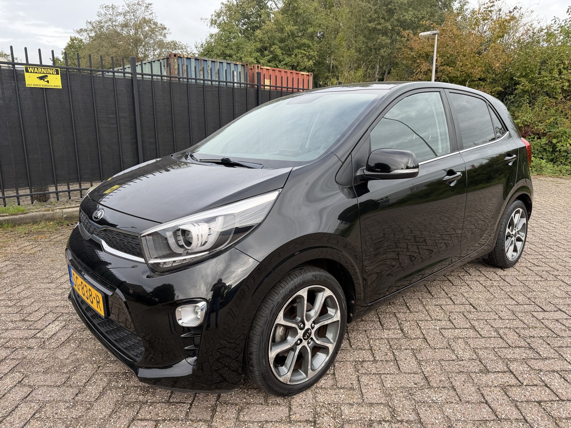 Kia Picanto 1.0 CVVT Colour Edition Carplay/Leer/Led/Camera/, Voorwielaandrijving, Gebruikt, 4 stoelen, Zwart
