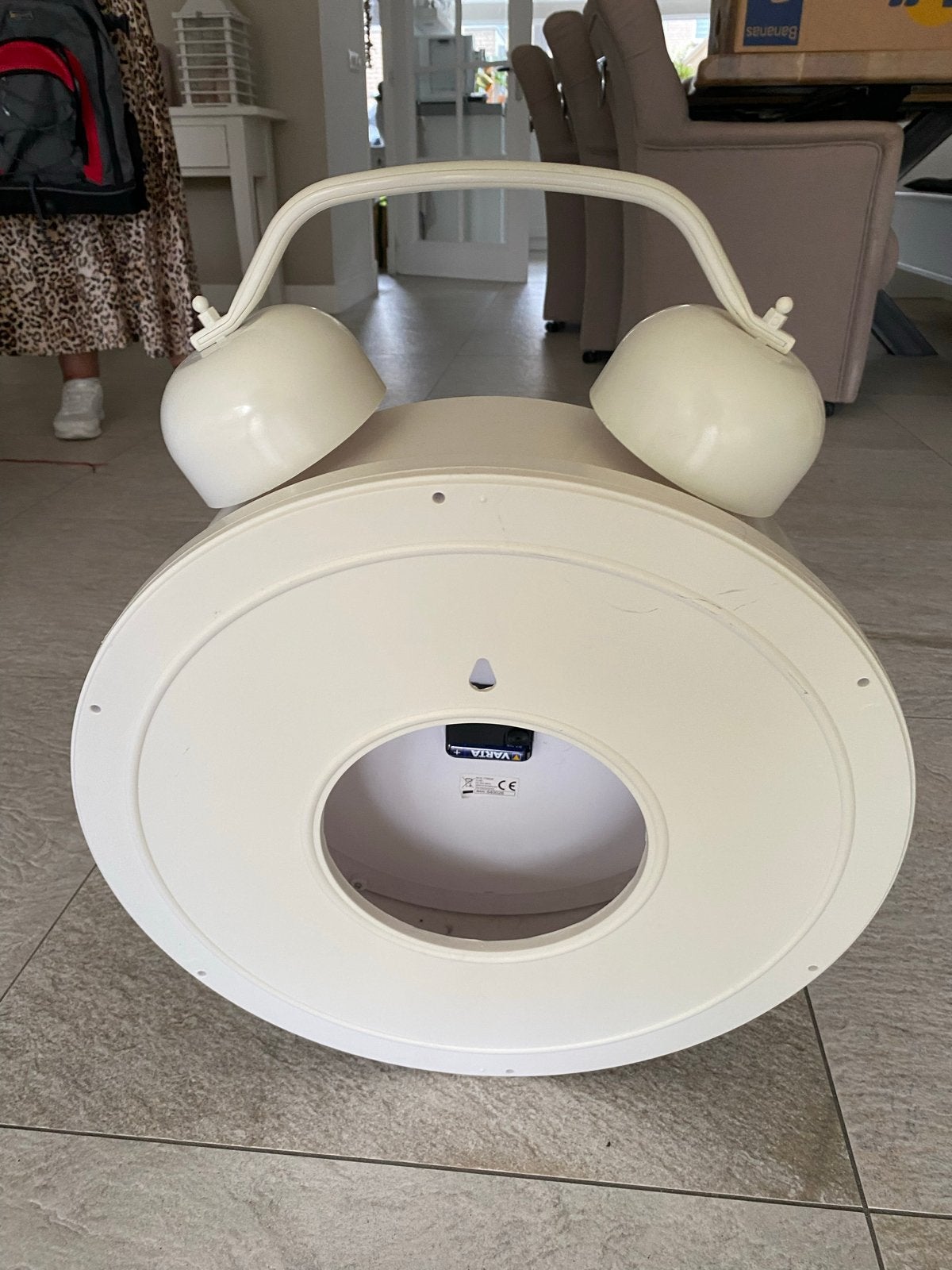 Grote Wekker Klok - Decoratieve Tafelklok, Huis en Inrichting, Ophalen, Gebruikt, Wit, Analoog