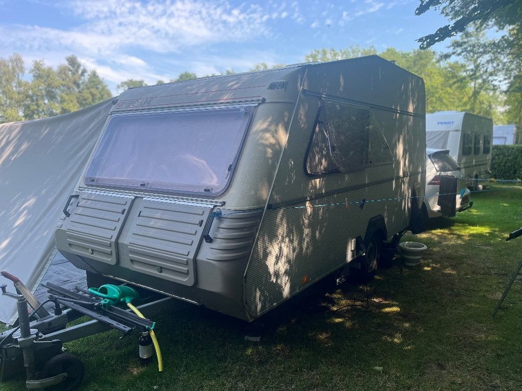Kip Greyline 40 EK caravan met zonnepaneel uit 1991, Caravans en Kamperen, Caravans, Rondzit, Omvormbare zithoek, Particulier