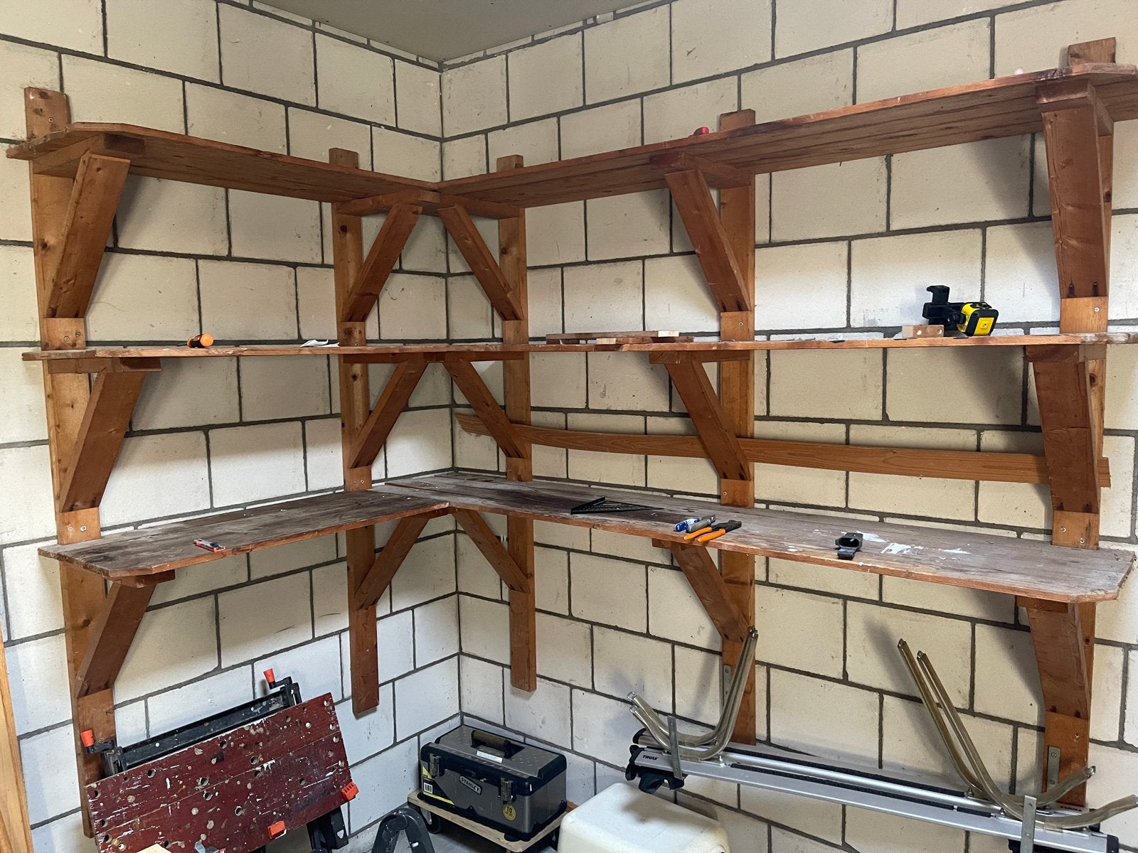 Stevige houten wandplanken voor garage of werkplaats, Ophalen of Verzenden