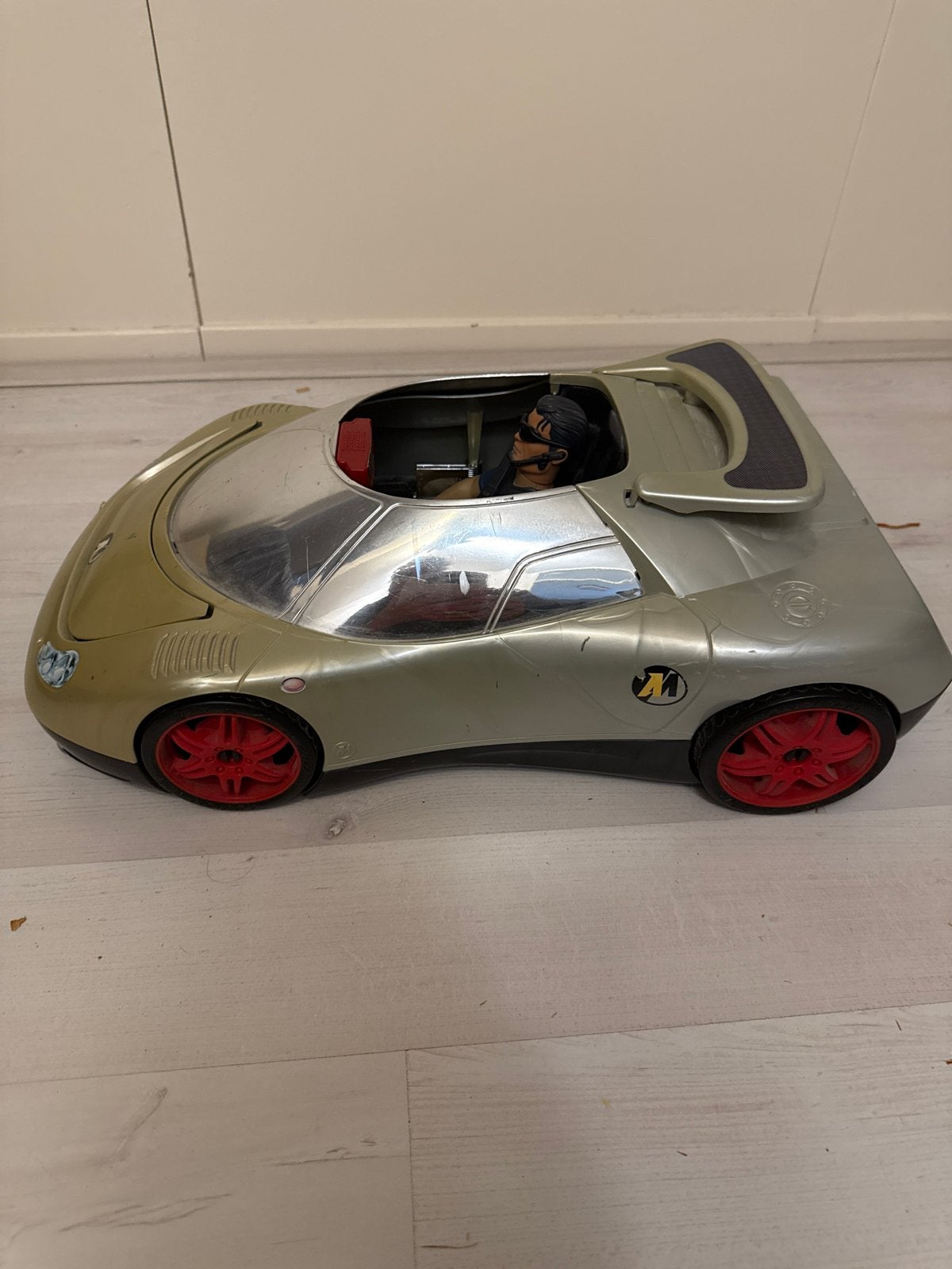 Actiefiguur auto met bestuurder, Kinderen en Baby's, Speelgoed | Speelgoedvoertuigen, Ophalen of Verzenden, Gebruikt