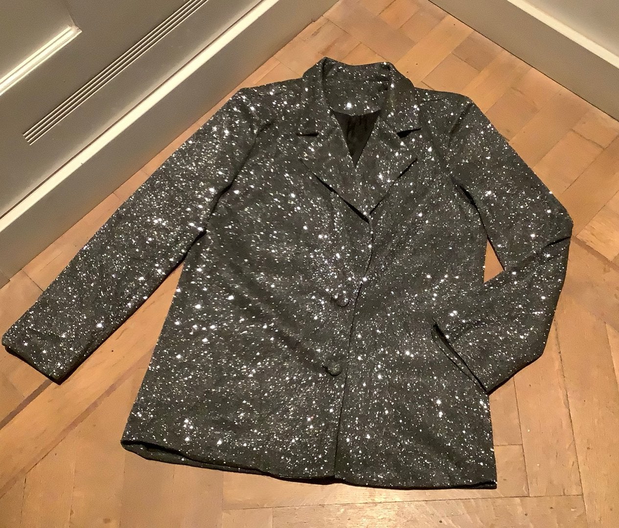 Zilveren glitterpak met bikini top maat M, Kleding | Dames, Maat 38/40 (M), Kerstmis of Sinterklaas, Nieuw, Ophalen of Verzenden