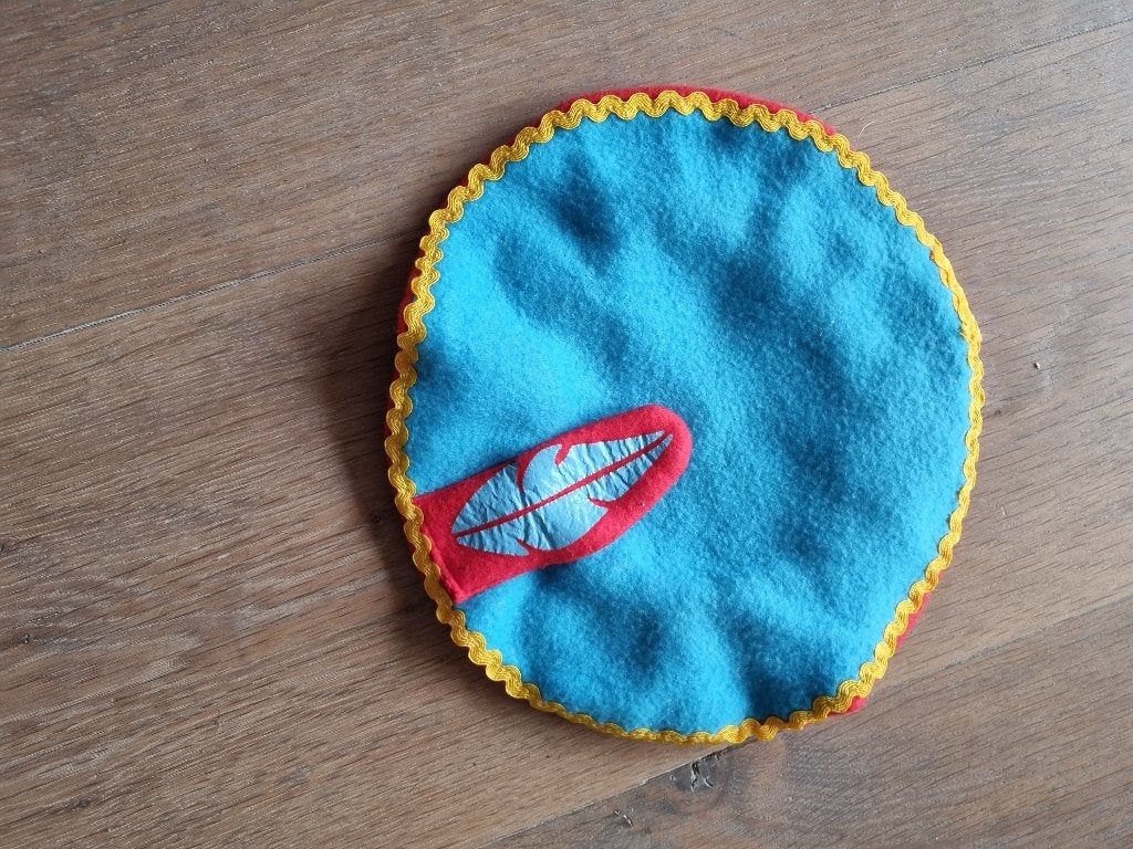 Rood met blauw pietenmuts, Diversen, Sinterklaas, Ophalen of Verzenden, Zo goed als nieuw