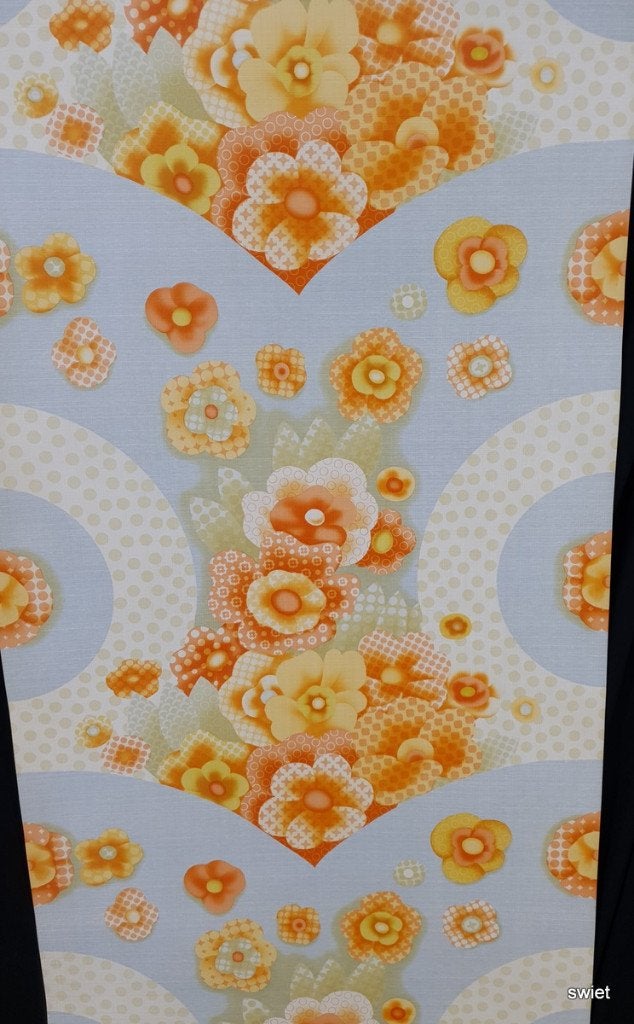 7393 blauw oranje bloemenbehang 70s seventies sfeer swiet, Verzenden, Blauw