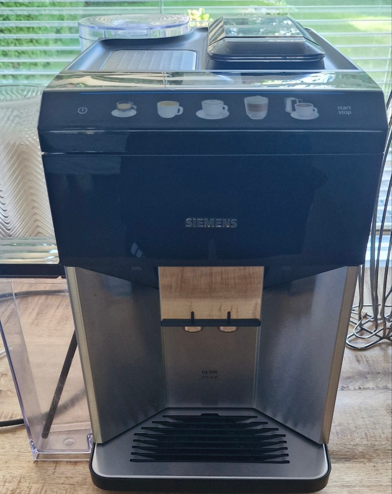 Siemens EQ 500 Integral Volautomatische espressomachine, Witgoed en Apparatuur, Afneembaar waterreservoir, Espresso apparaat, 10 kopjes of meer