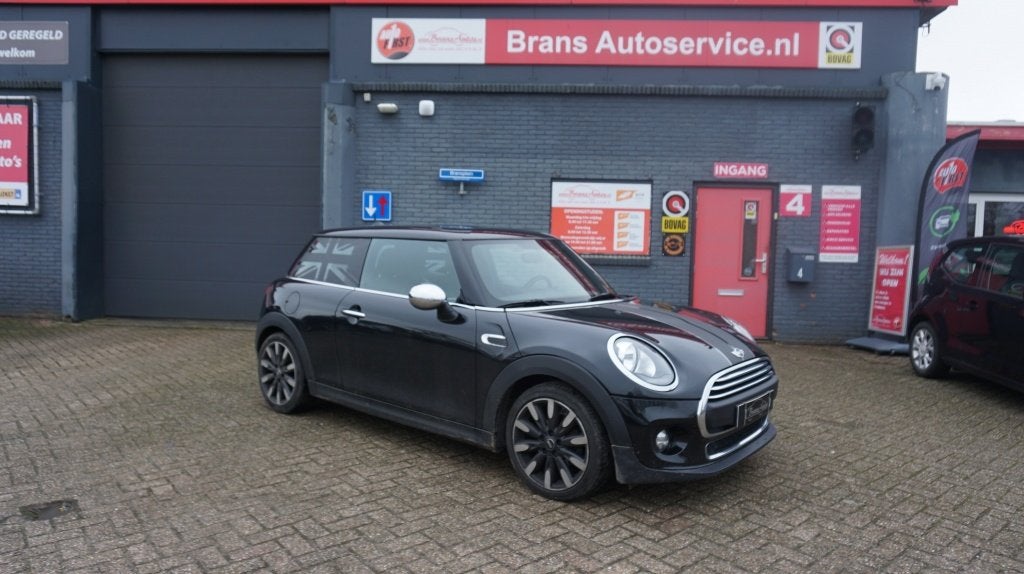 MINI Mini 1.2 One Business (bj 2015, automaat), Auto's, Gebruikt, Euro 6, 1095 kg, 4 stoelen