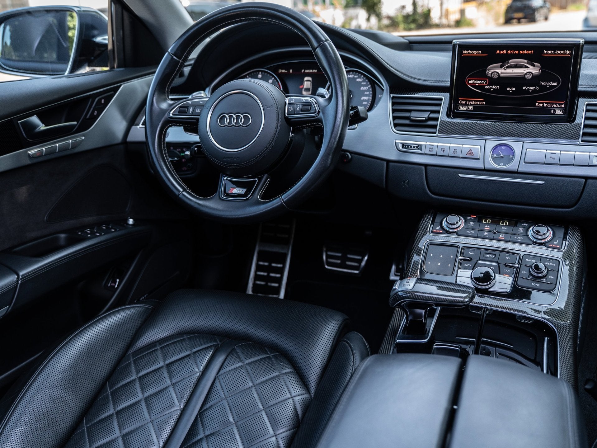 Audi S8 4.0 TFSI QUATTRO | CARBON | RS ZETELS | PANORAMA | 3, Automaat, Gebruikt, Bedrijf, Vierwielaandrijving