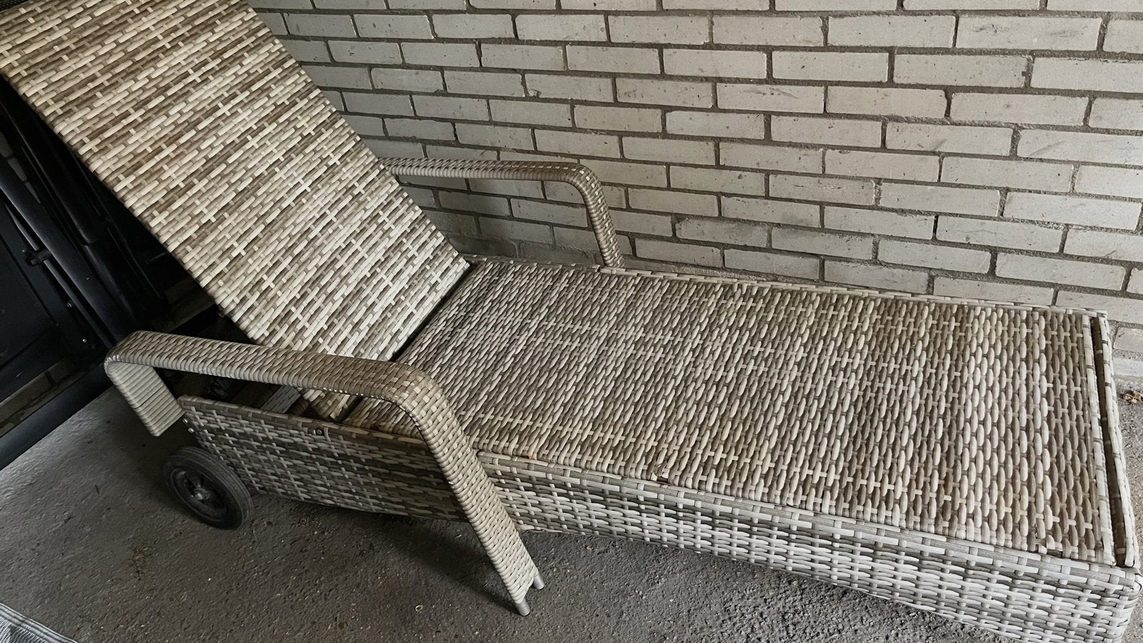 Ligbed wicker verstelbaar met wielen, Tuin en Terras, Ophalen, Zo goed als nieuw, Wicker, Verstelbaar
