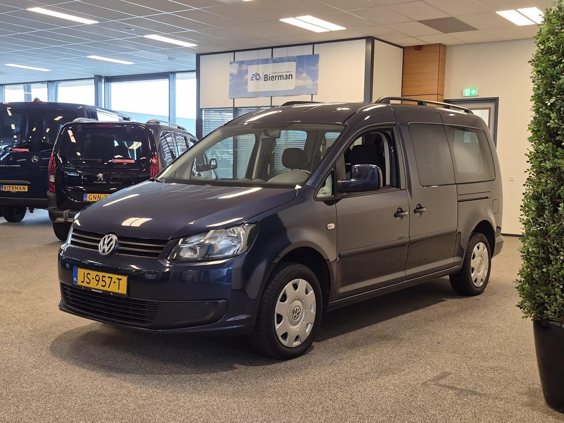 Volkswagen Caddy Maxi Rolstoelauto 5+1, Auto's, Voorwielaandrijving, Zwart, Blauw, Bedrijf