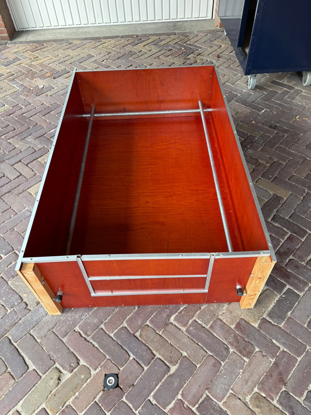 Werpkist hond lengte 150 cm breed 93 cm en hoog 42 cm, Ophalen, Zo goed als nieuw, 110 cm of meer