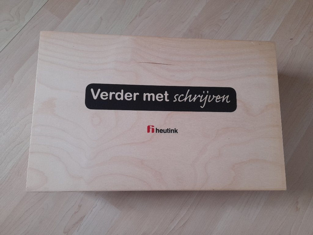 HOUTEN BAK HEUTINK VERDER MET SCHRIJVEN, Ophalen of Verzenden, Zo goed als nieuw