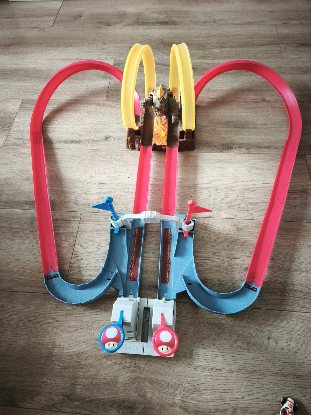 Hot Wheels Mario Kart Racebaan met Yoshi en Blue Yoshi, Racebaan, Ophalen of Verzenden, Zo goed als nieuw, Hot Wheels