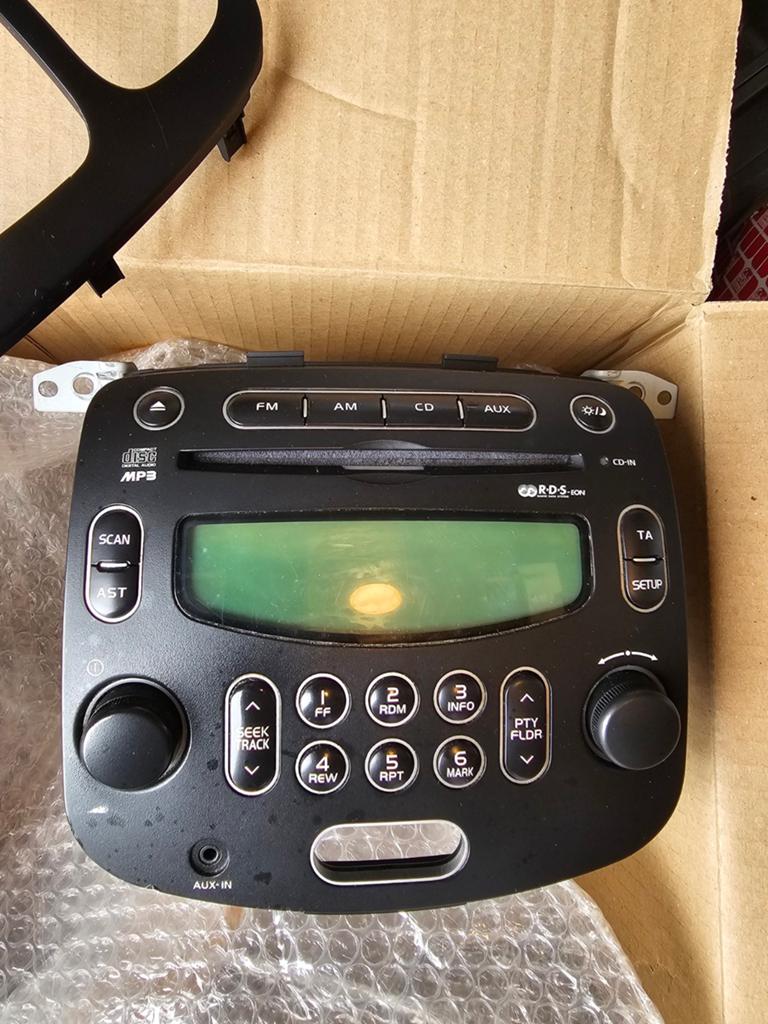 Hyundai i10 radio met AUX en MP3 (96100-0X2304X), Auto diversen, Autoradio's, Ophalen of Verzenden, Gebruikt