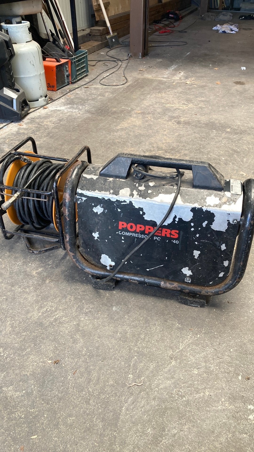 Poppers Compressor PC 03/240 met slanghaspel, Gebruikt, 6 tot 10 bar, Ophalen of Verzenden, 200 tot 400 liter/min