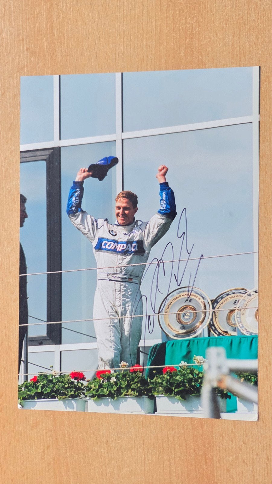 Gesigneerde foto Ralf Schumacher BMW Williams F1 op podium, Ophalen of Verzenden, Gebruikt, Formule 1
