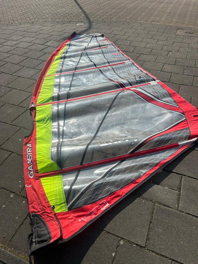 Gaastra Windsurfzeil 6.2 m² - Zo goed als nieuw, Watersport en Boten, Windsurfen, Ophalen, Gaastra, 6.5 m² tot 8 m², Zo goed als nieuw