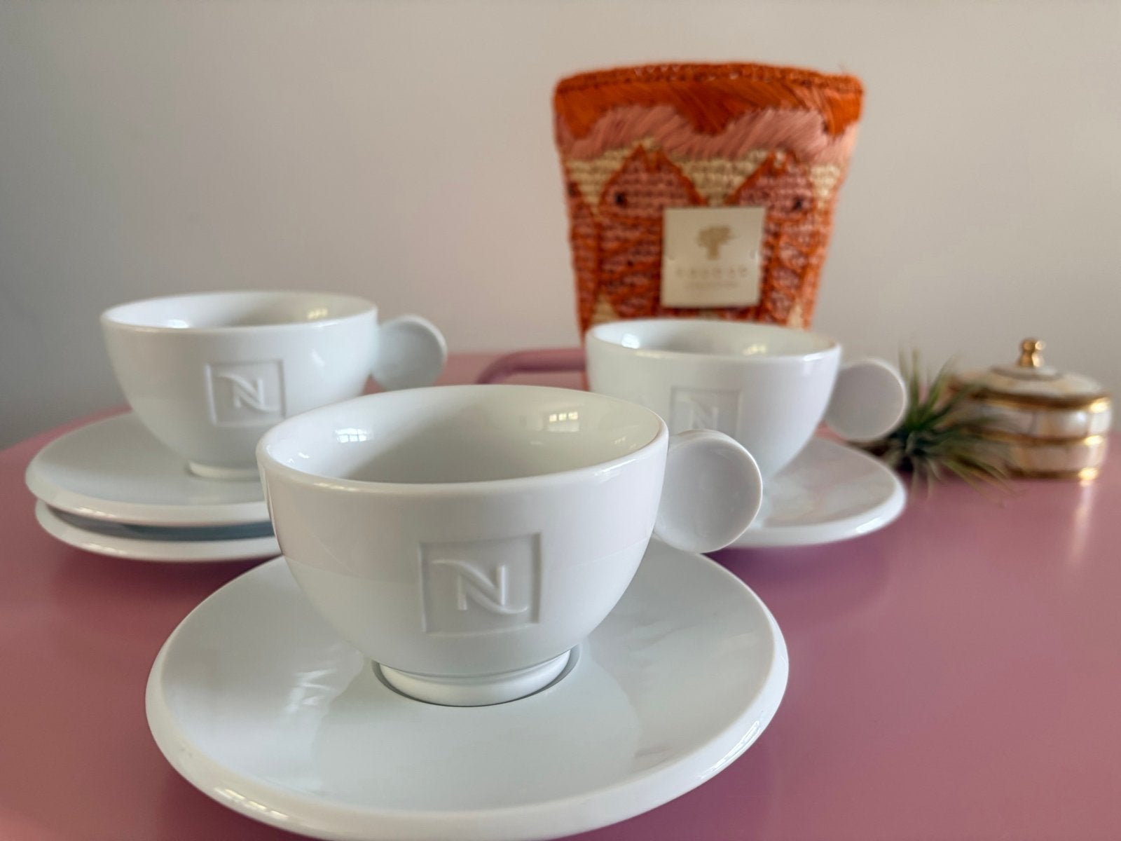 Nespresso Lungo kopjes met schotels - 3 stuks, Ophalen of Verzenden, Zo goed als nieuw, Porselein, Kop(pen) en/of Schotel(s)
