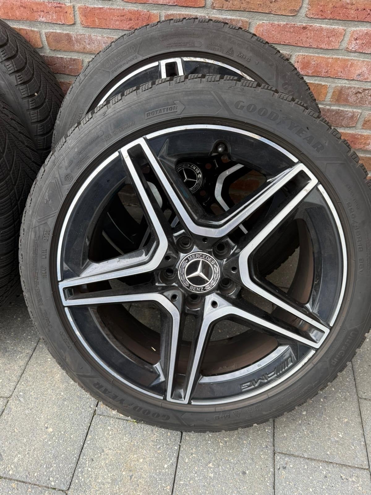 Mercedes-Benz AMG 18 inch winterbanden en velgen, Ophalen, 18 inch, Gebruikt, Banden en Velgen