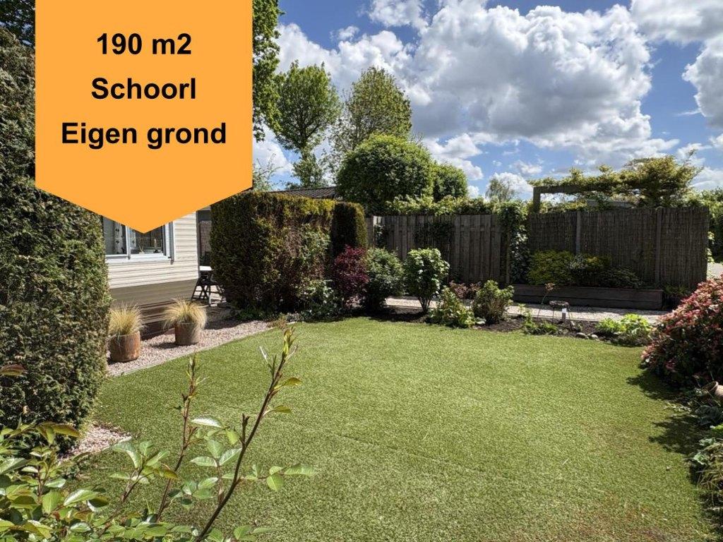 •Eigen grond in Schoorl met stacaravan vakantiewoning chalet, Huizen en Kamers, Recreatiewoningen te koop, 2 slaapkamers, 32 m²