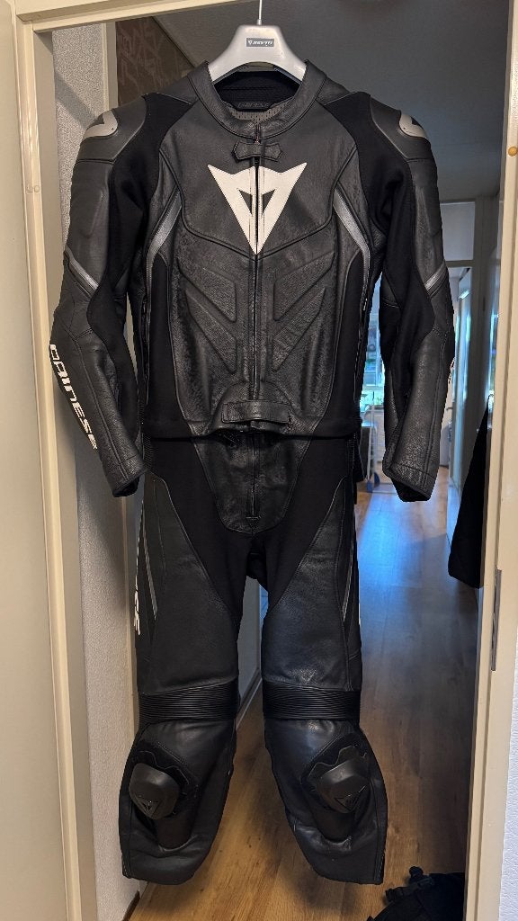 Dainese Avro D2 2-delig leren motorpak mt 50, Dainese, Ophalen of Verzenden, Tweedehands, Heren