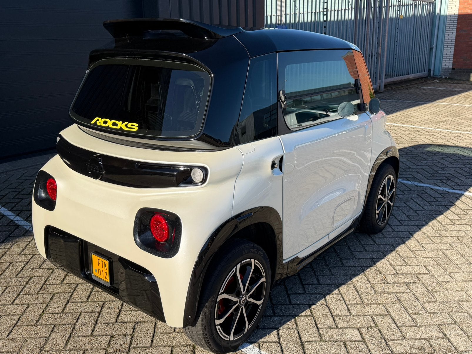 OPEL E ROCKS  ( Special Edition ) 2025 Veel extras