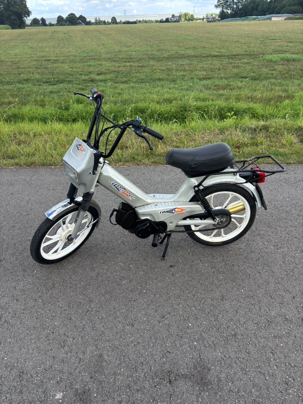 Tomos quadro E-start, Fietsen en Brommers, Brommers | Tomos, Ophalen, Zo goed als nieuw, 2 versnellingen, Quadro