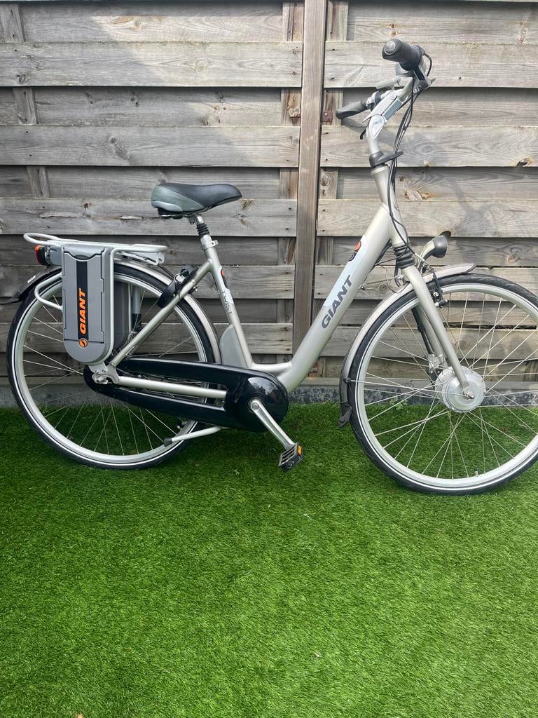 Giant elektrische damesfiets accu’s defect, Ophalen, Gebruikt, Giant
