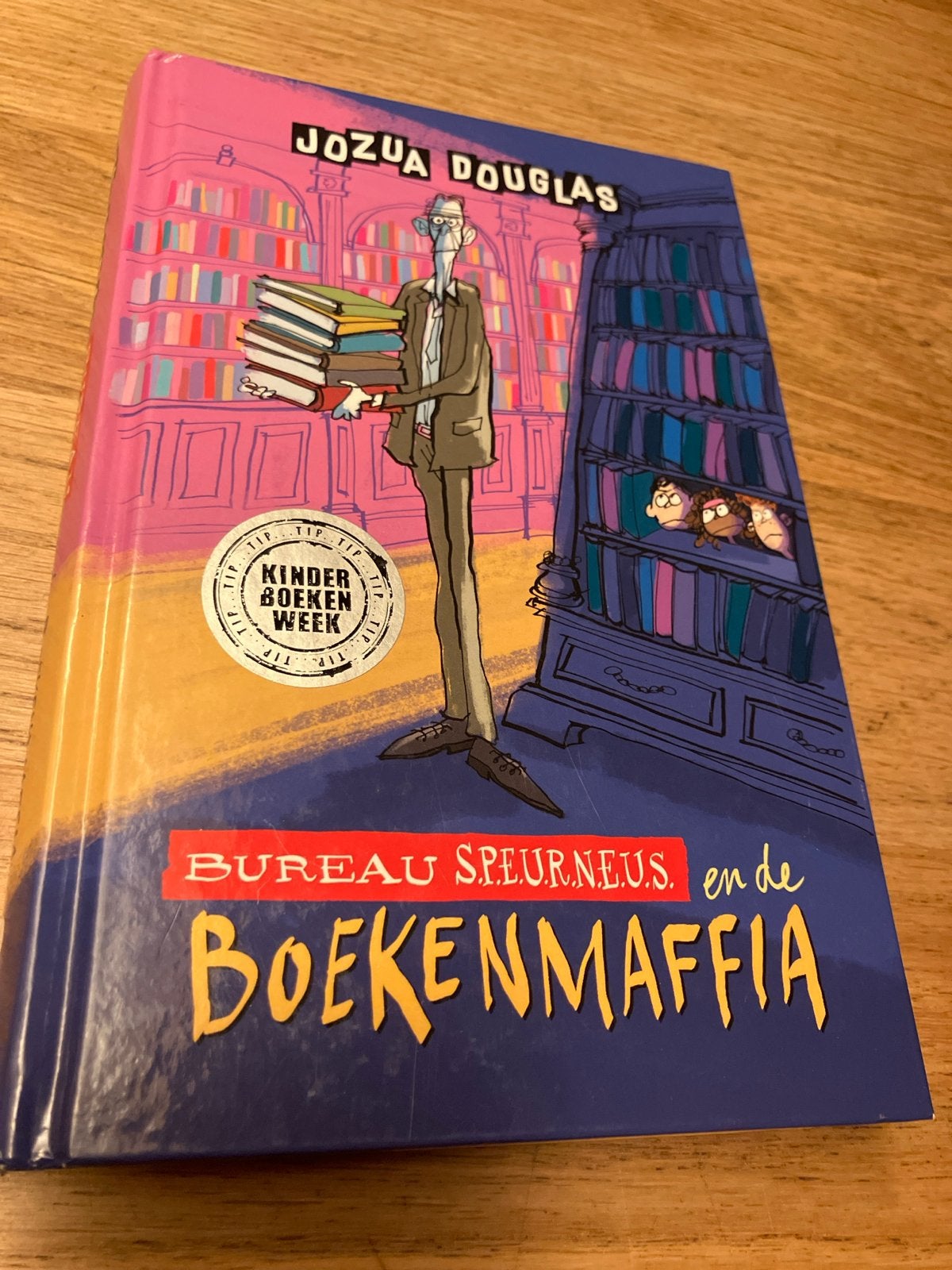 Bureau Speurneus en de Boekenmaffia - Jozua Douglas, Ophalen of Verzenden, Zo goed als nieuw, Fictie