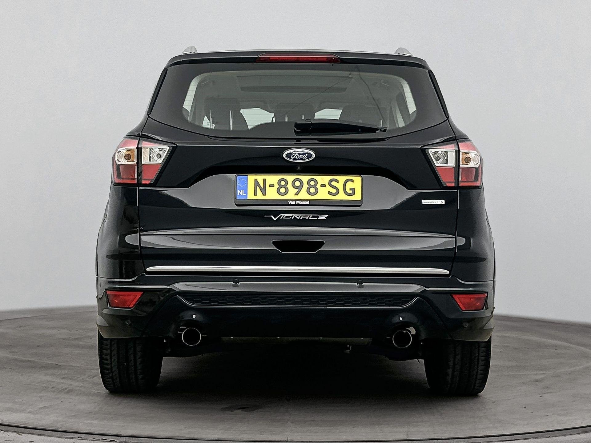 Ford Kuga 1.5 EcoBoost Vignale | Pack Winter | Memory Stoele, Auto's, Dealer onderhouden, Euro 6, 4 cilinders, Zwart