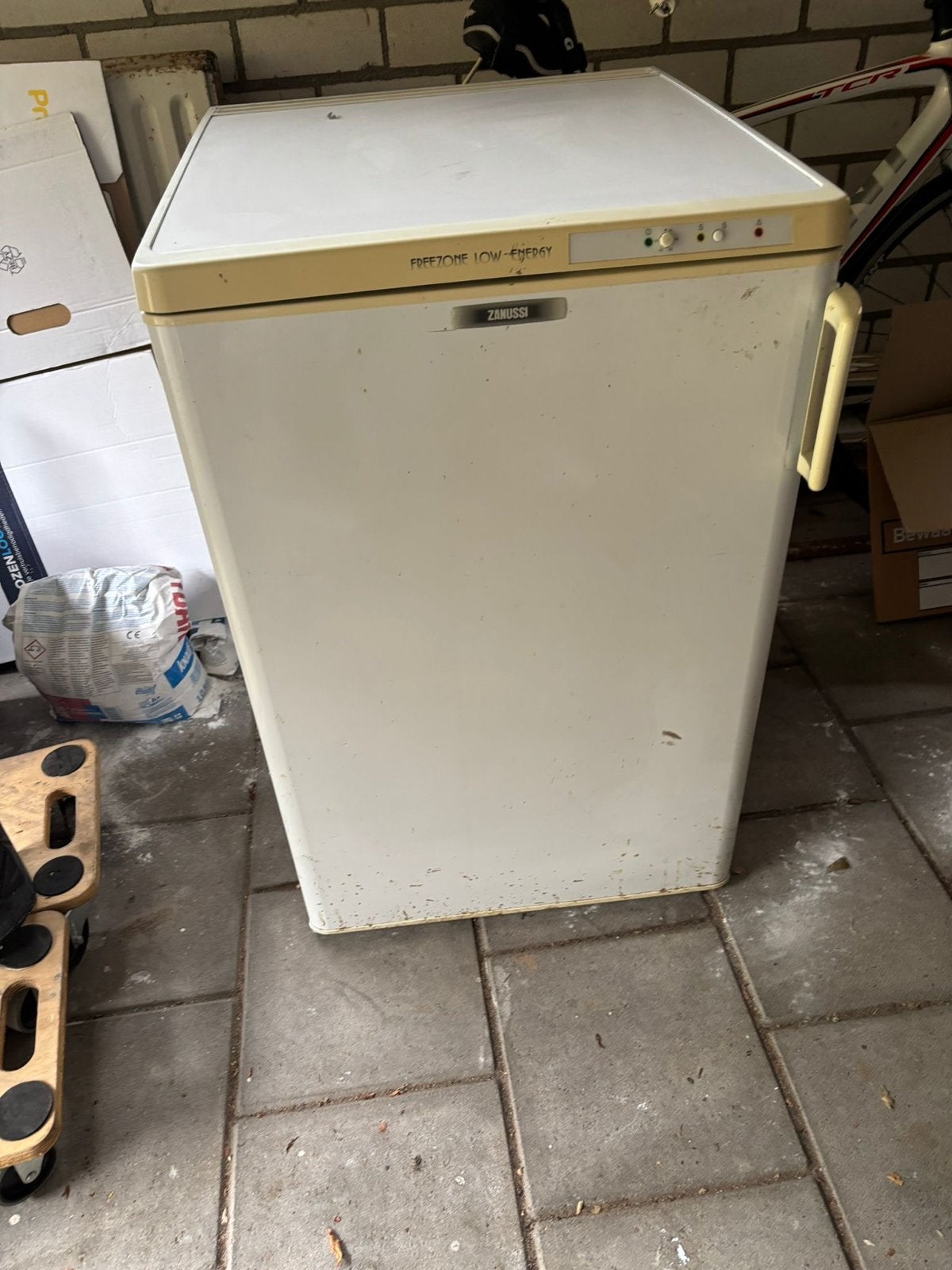Vriezer gratis op te halen, Witgoed en Apparatuur, Vriezers en Diepvrieskisten, Vrieskast, Gebruikt, Minder dan 85 cm, Minder dan 60 cm
