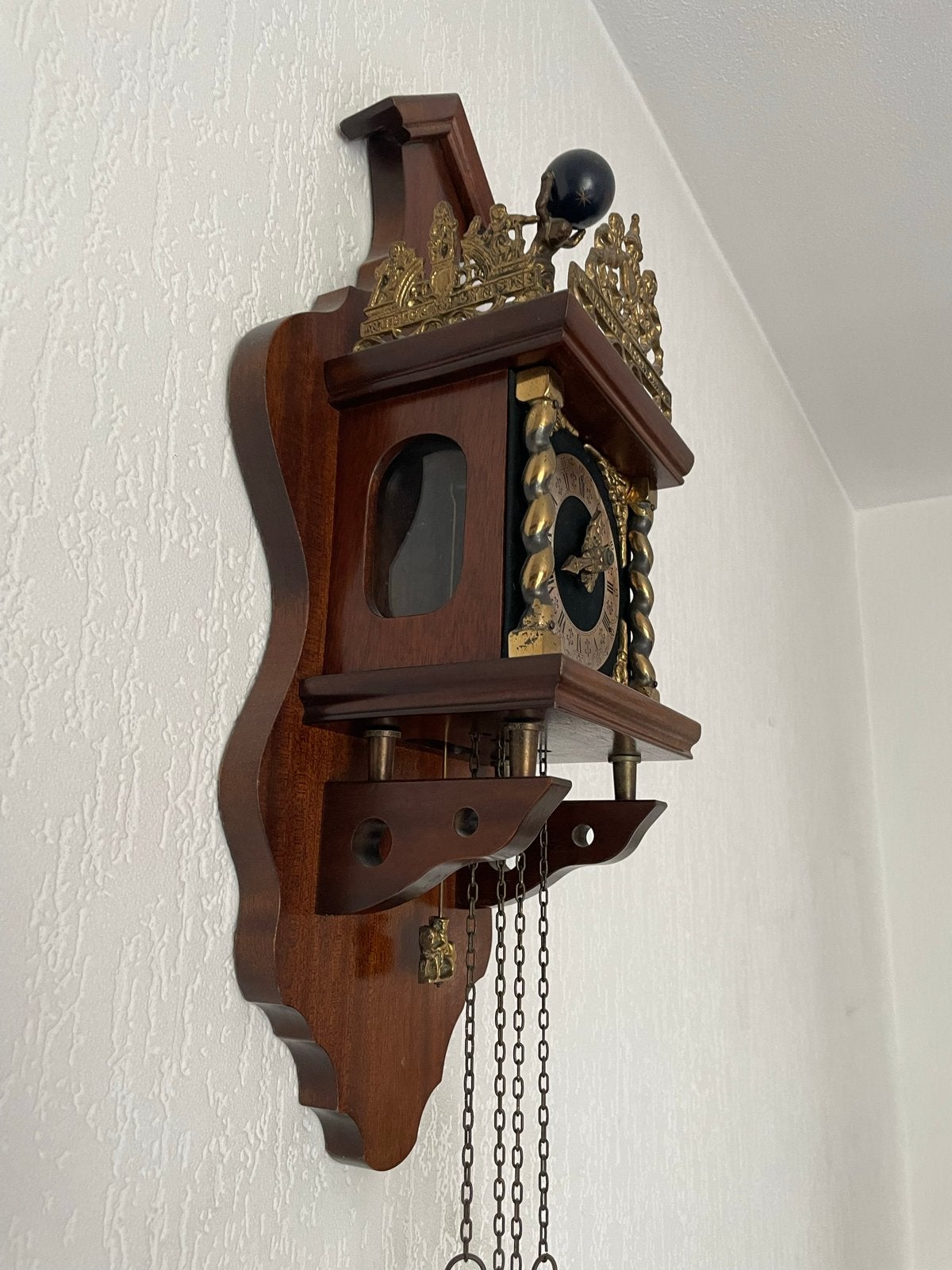 Antieke wandklok met koperen gewichten, Antiek en Kunst, Ophalen