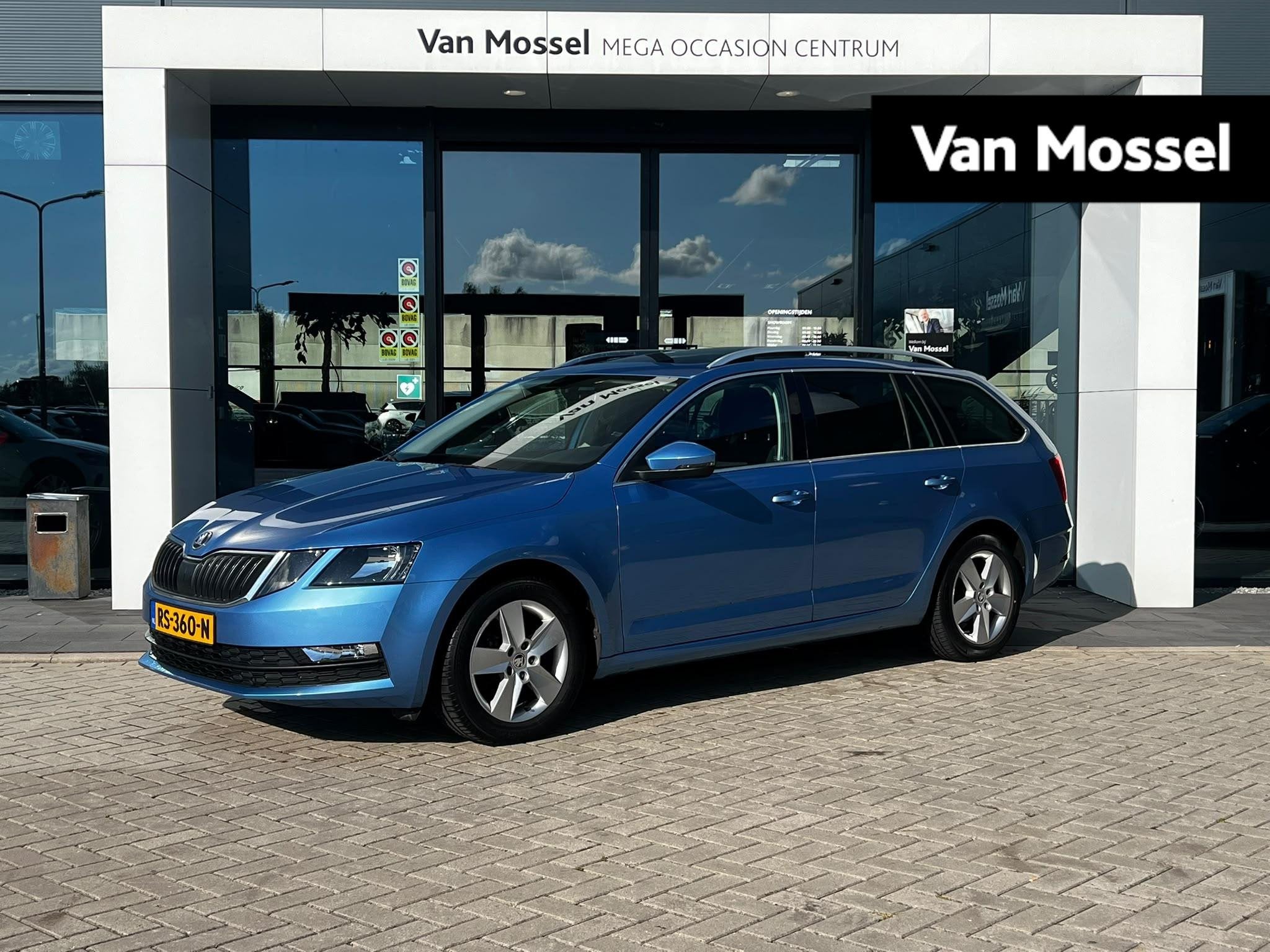 Skoda Octavia Combi 1.0 TSI Greentech Ambition Business | PA, Auto's, Skoda, Stof, Gebruikt, Blauw, Origineel Nederlands