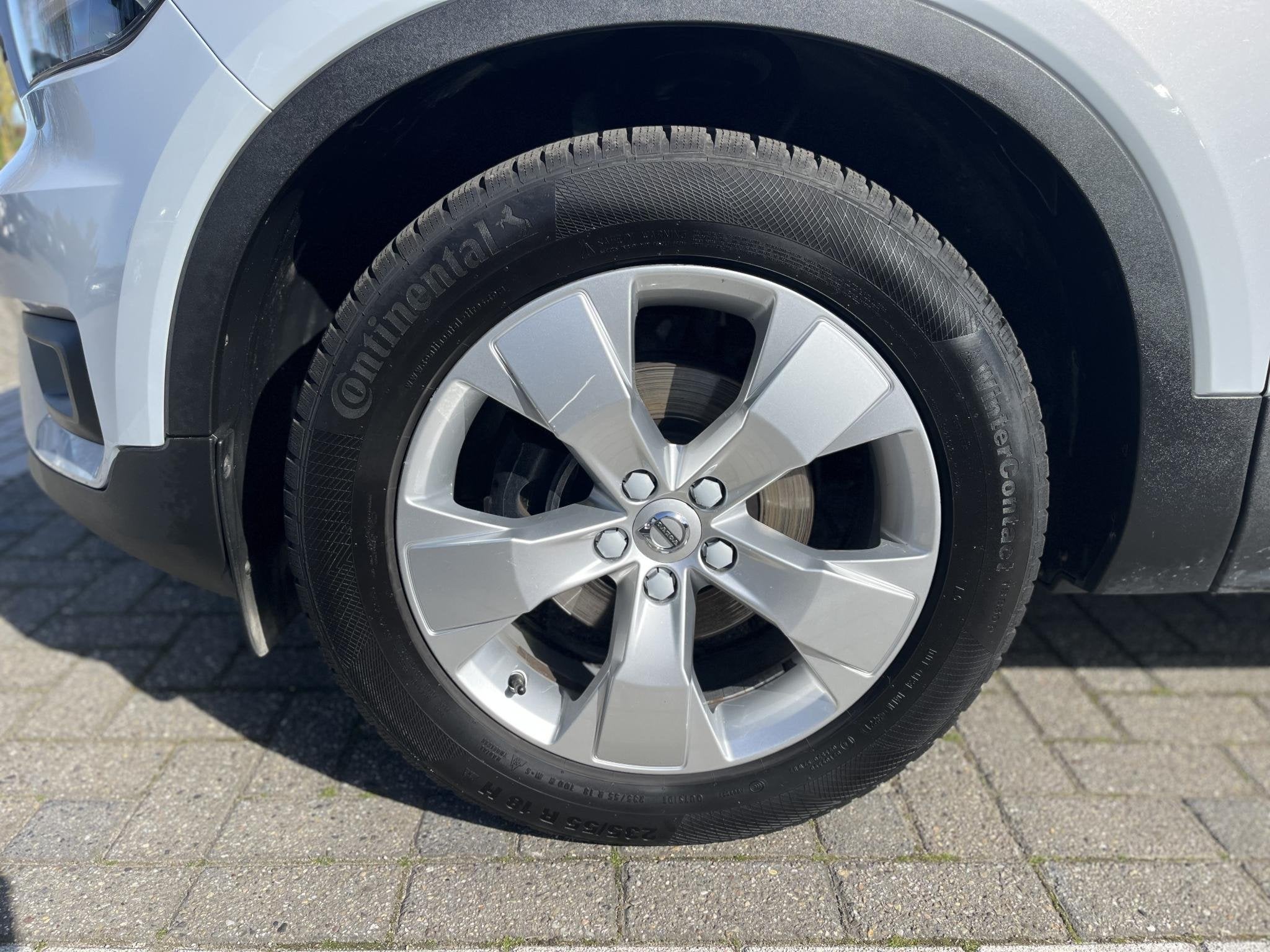 Volvo XC40 T2 Momentum Pro | Parkeercamera | Keyless Entry |, Auto's, Volvo, Voorwielaandrijving, 12 maanden, Gebruikt, Euro 6