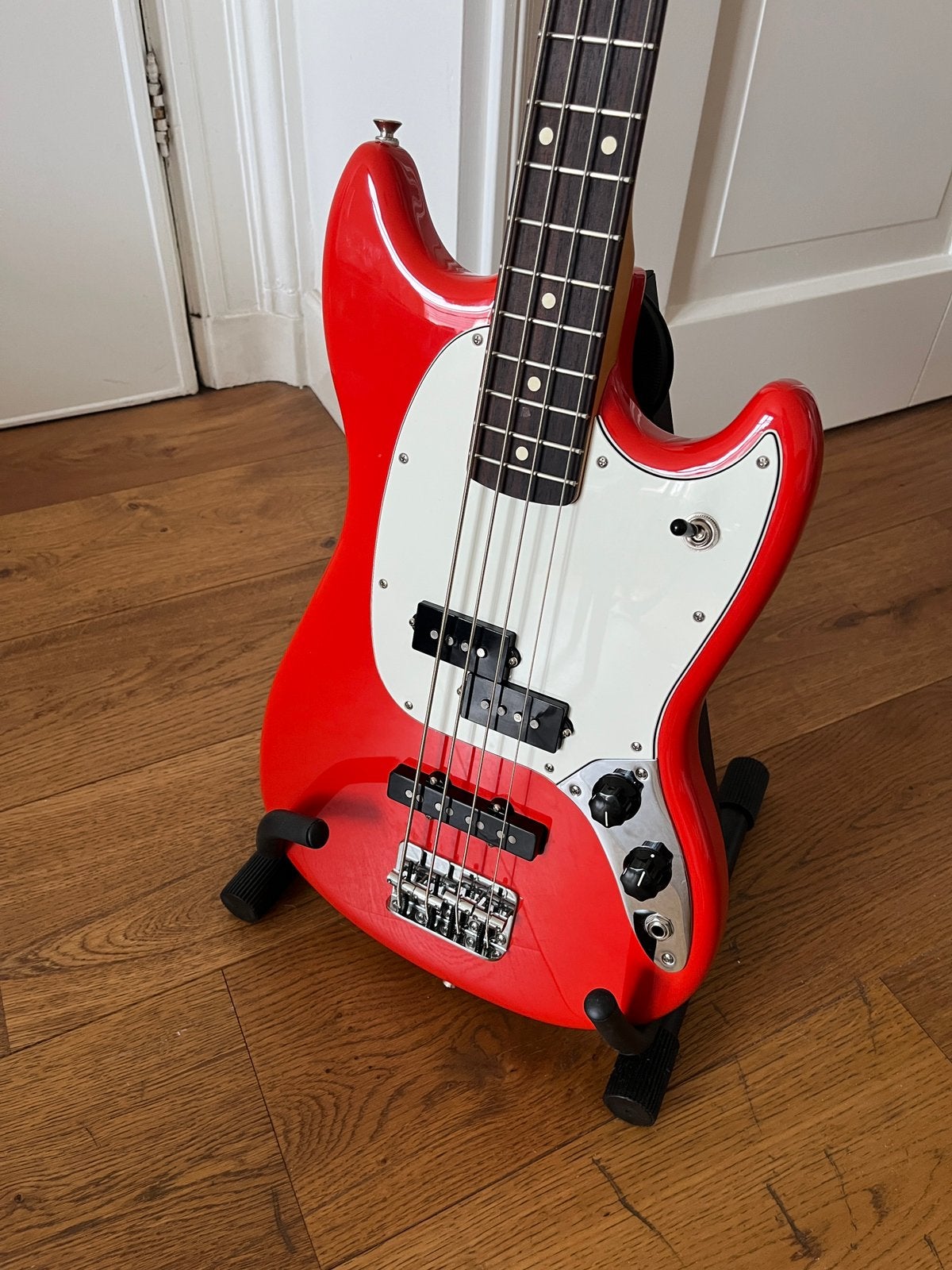 Fender Mustang Bass Player II (Feb2026), Muziek en Instrumenten, Ophalen, Zo goed als nieuw