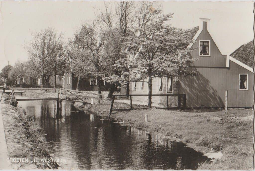 1964 westzaan dorpsgezicht slootje zaans bruggetje zaan, Verzamelen, Ophalen of Verzenden, 1960 tot 1980, Gelopen, Noord-Holland