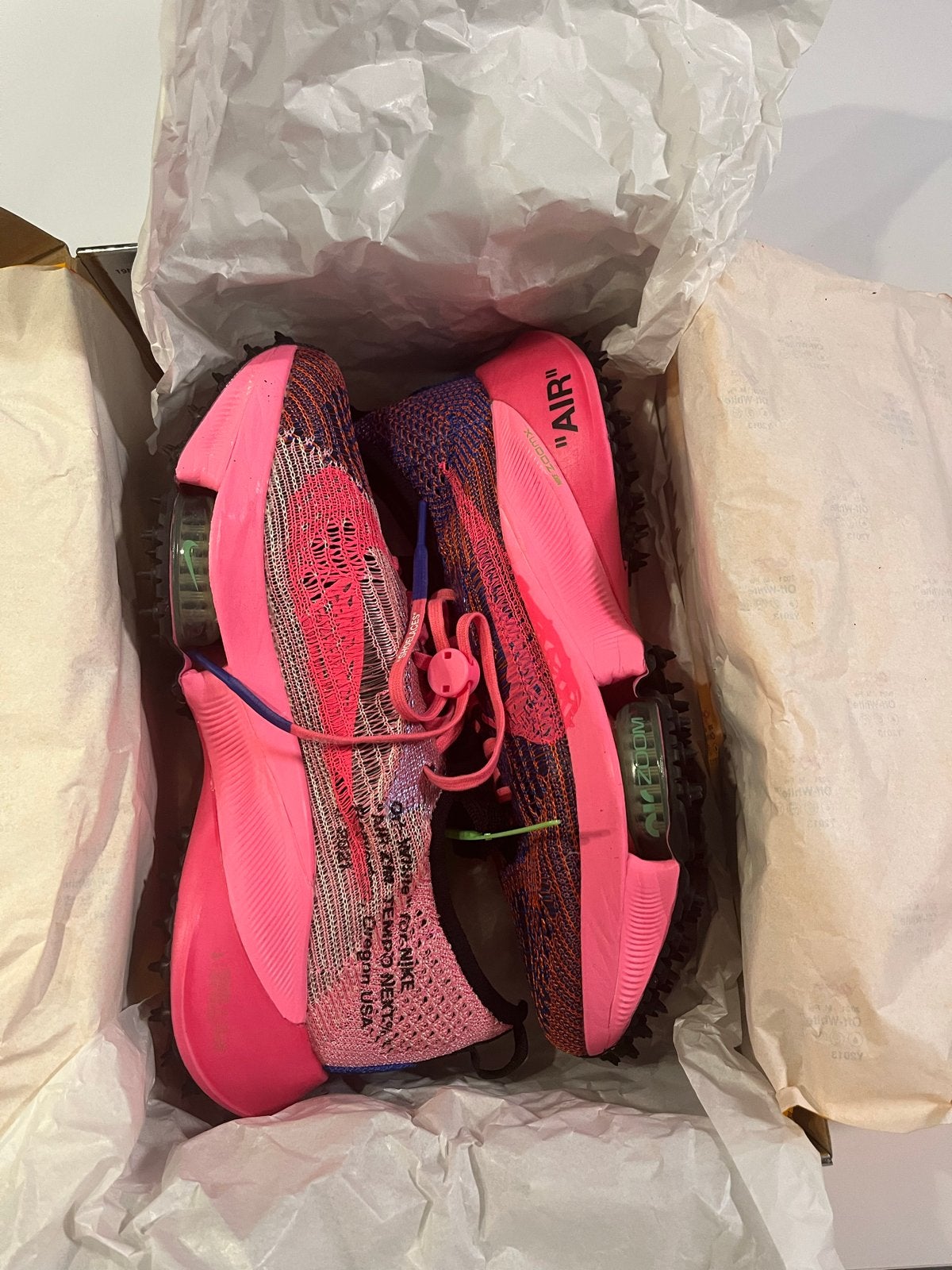 Off-White x Nike Air Zoom Tempo Next% Pink Glow - Maat 43, Overige kleuren, Nieuw, Ophalen of Verzenden, Sneakers of Gympen