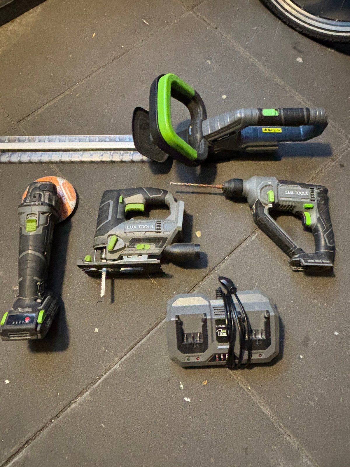 Lux-Tools Accuboormachine, Haakse slijper, Heggenschaar set, Ophalen, Gebruikt, Accuboormachine, Overige merken