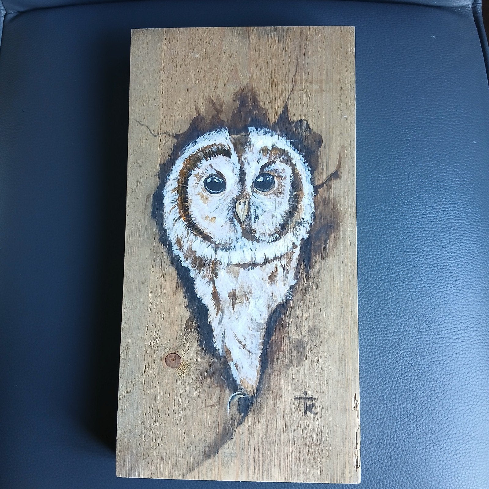 op dik hout geschilderde uil, gesigneerd, Ophalen of Verzenden